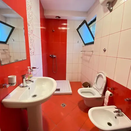 & Dhoma Me Qera Ditore *