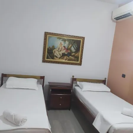 & Dhoma Me Qera Ditore Guest house *