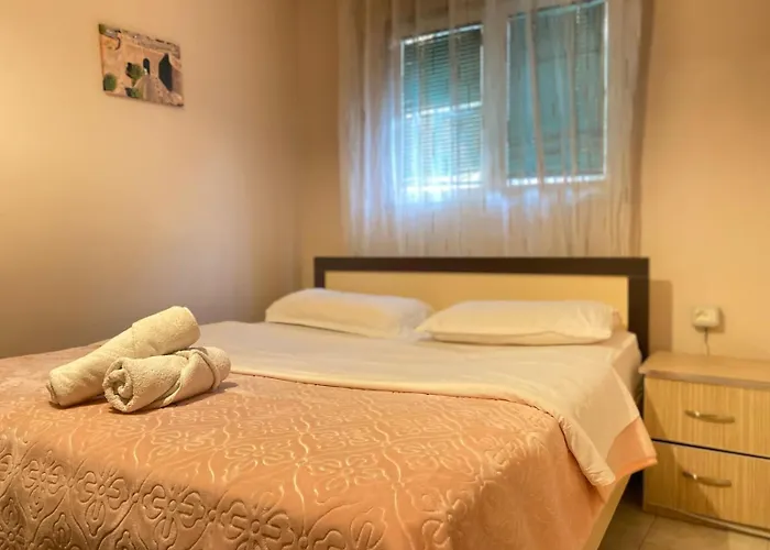 & Dhoma Me Qera Ditore