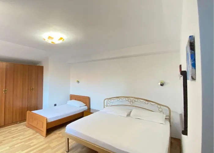 Gæstehus & Dhoma Me Qera Ditore